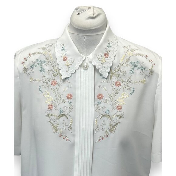 Vintage Cathy Che Blouse With Floral Embroidery & Scalloped Collar - Picture 2 of 8